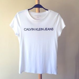 Calvin Klein T-shirt (NWOT)
